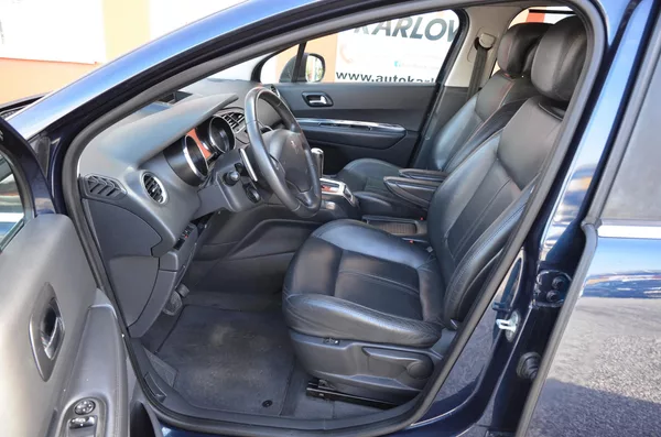 Peugeot 5008 1.6 HDi 80kW AT / 7 MÍST - foto 16