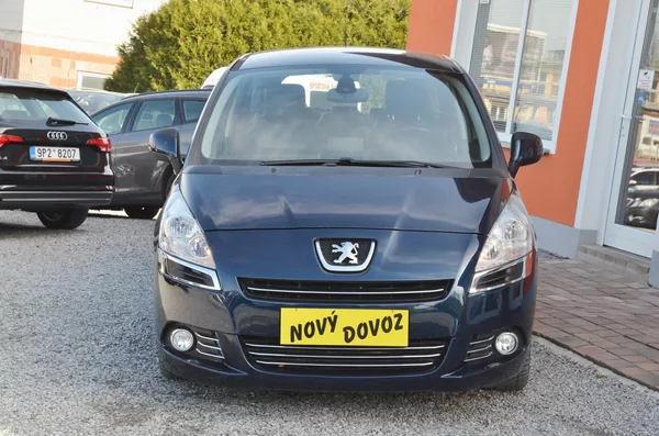 Peugeot 5008 1.6 HDi 80kW AT / 7 MÍST - foto 2