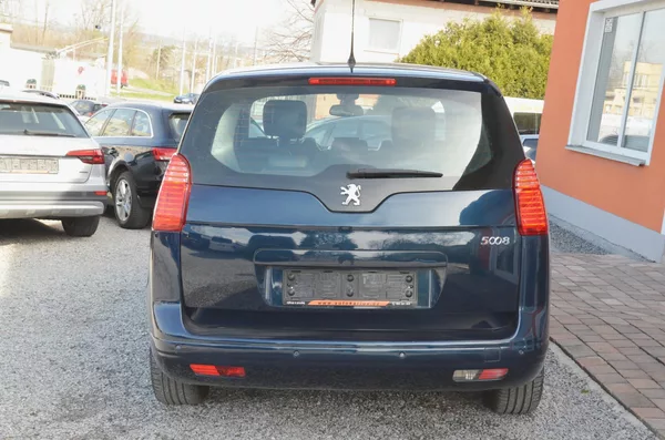 Peugeot 5008 1.6 HDi 80kW AT / 7 MÍST - foto 5