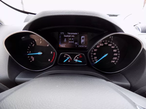 Ford Kuga 2.0TDCi/Individual/AWD/AT/ - foto 29