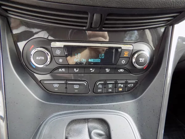 Ford Kuga 2.0TDCi/Individual/AWD/AT/ - foto 33