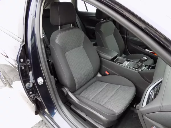 Opel Insignia 1.6 CDTI/Bussines Edition/DPH/ - foto 17