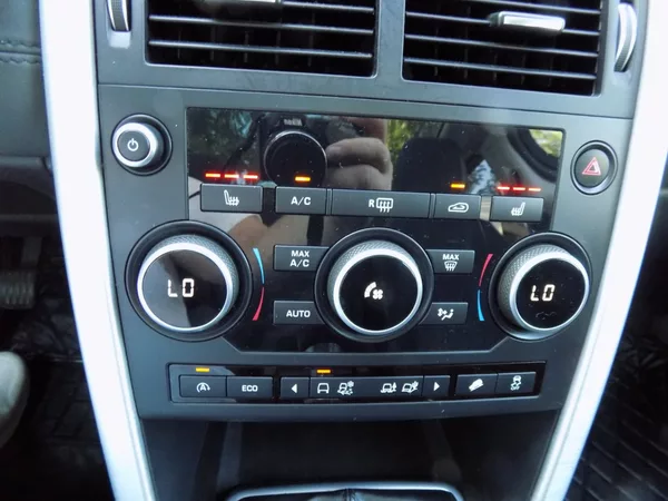 Land Rover Discovery Sport 2.0TD4/AWD/7.Míst/PANO/LED/ - foto 33