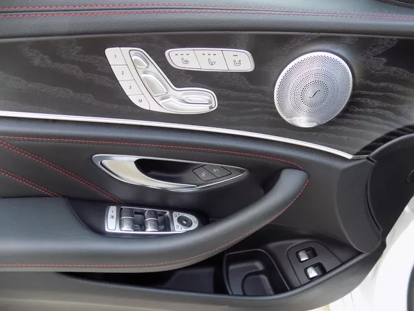 Mercedes-Benz Třídy E 53AMG/4-Matic/1.Maj.ČR/Led/ - foto 23