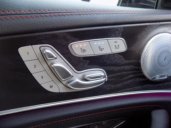 Mercedes-Benz Třídy E 53AMG/4-Matic/1.Maj.ČR/Led/ - foto 42