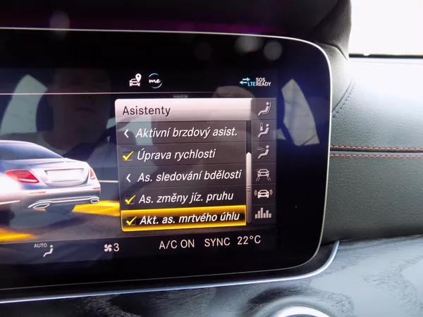 Mercedes-Benz Třídy E 53AMG/4-Matic/1.Maj.ČR/Led/ - foto 37