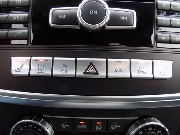Mercedes-Benz Třídy M 350d/4-M/Full-Led/ČR/DPH/ - foto 31