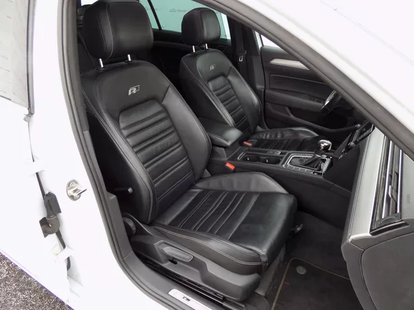 Volkswagen Passat 2.0TDI/R-Line/Pano/DSG/LED/ - foto 21