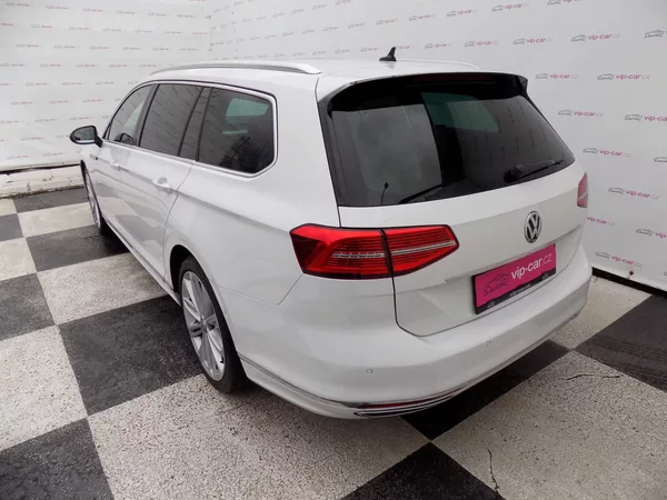 Volkswagen Passat 2.0TDI/R-Line/Pano/DSG/LED/ - foto 3