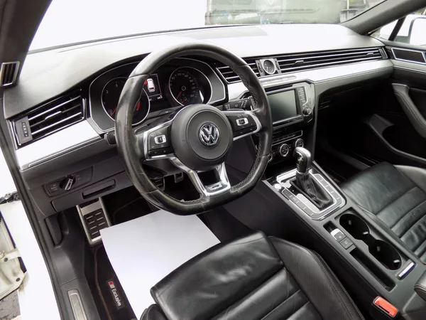 Volkswagen Passat 2.0TDI/R-Line/Pano/DSG/LED/ - foto 17