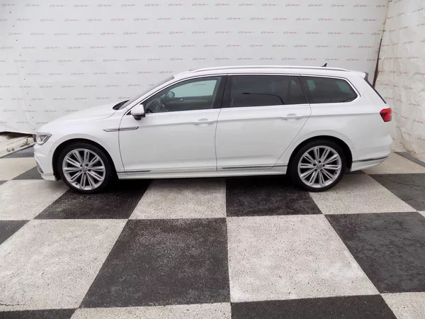 Volkswagen Passat 2.0TDI/R-Line/Pano/DSG/LED/ - foto 2