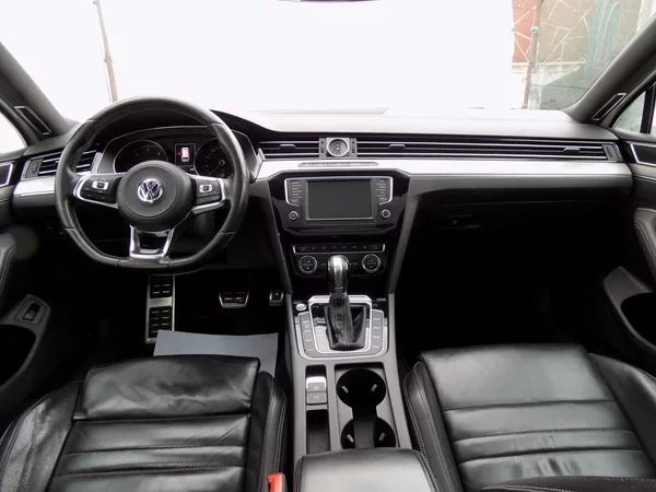Volkswagen Passat 2.0TDI/R-Line/Pano/DSG/LED/ - foto 24