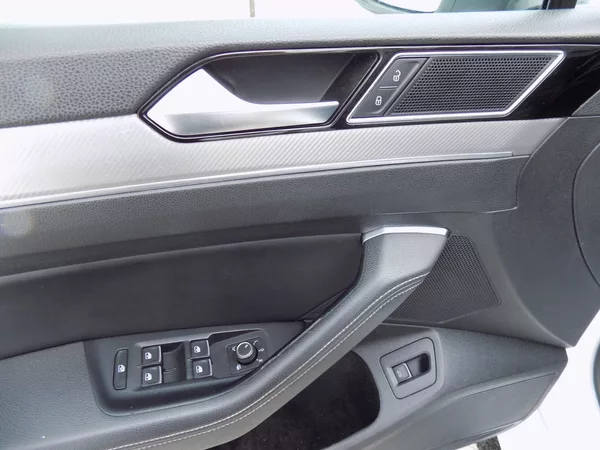 Volkswagen Passat 2.0TDI/R-Line/Pano/DSG/LED/ - foto 25