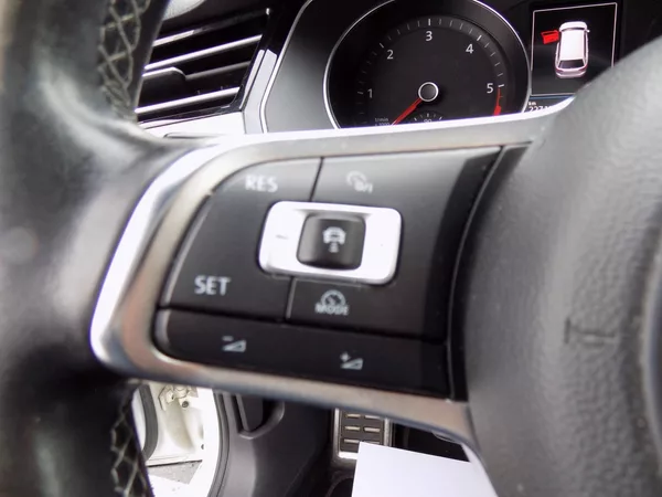 Volkswagen Passat 2.0TDI/R-Line/Pano/DSG/LED/ - foto 31