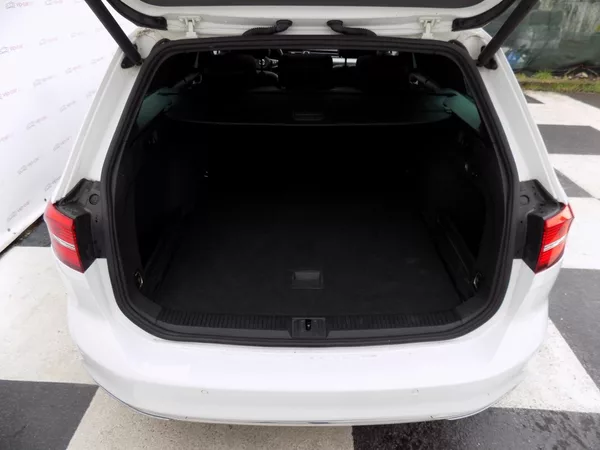 Volkswagen Passat 2.0TDI/R-Line/Pano/DSG/LED/ - foto 9