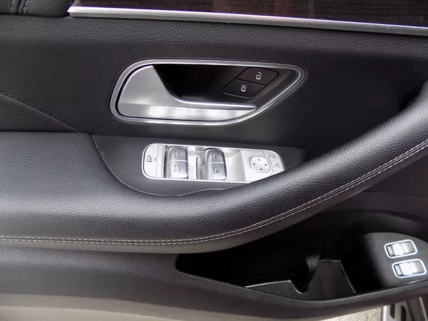 Mercedes-Benz GLE 300d/4-Matic/Full-Led/ - foto 25