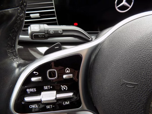 Mercedes-Benz GLE 300d/4-Matic/Full-Led/ - foto 31