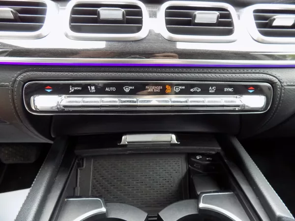 Mercedes-Benz GLE 300d/4-Matic/Full-Led/ - foto 44