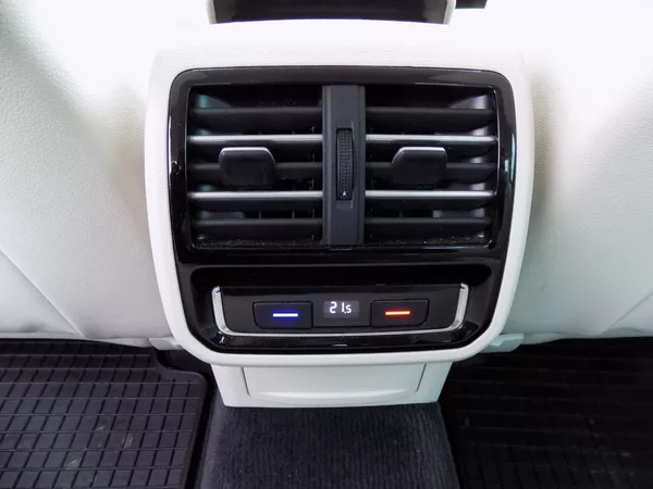 Volkswagen Passat 2.0TDI/DSG/4x4/NAVI/LED/ČR/ - foto 40