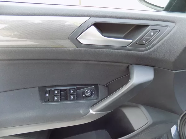 Volkswagen Touran 1.6TDI/JOIN/DSG/NAVI/LED/DPH/ - foto 30