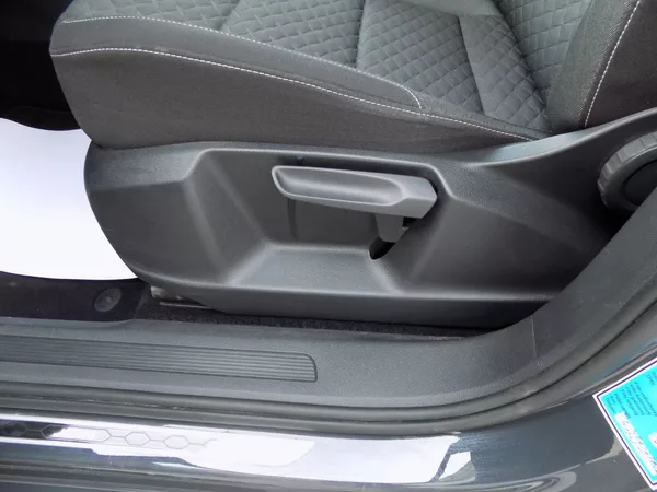Volkswagen Touran 1.6TDI/JOIN/DSG/NAVI/LED/DPH/ - foto 31