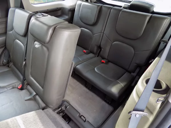 Nissan Pathfinder 2.5DCi/4x4/7.Míst/ - foto 13