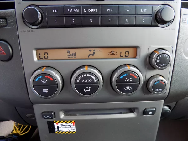 Nissan Pathfinder 2.5DCi/4x4/7.Míst/ - foto 26