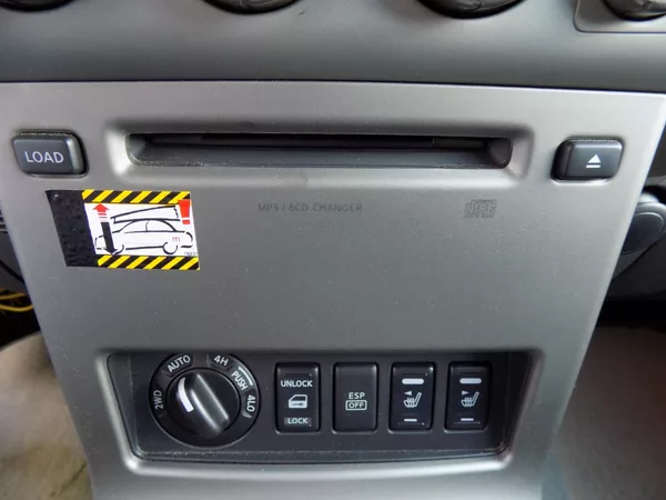 Nissan Pathfinder 2.5DCi/4x4/7.Míst/ - foto 27