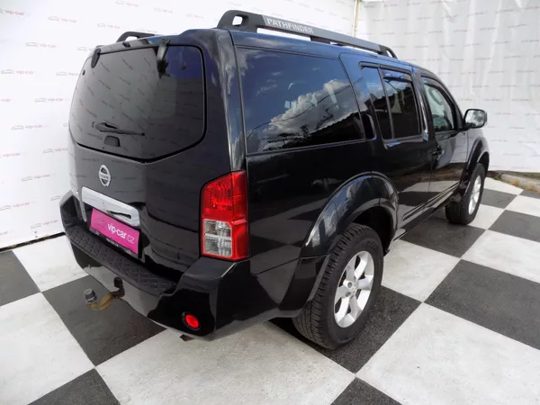 Nissan Pathfinder 2.5DCi/4x4/7.Míst/ - foto 4