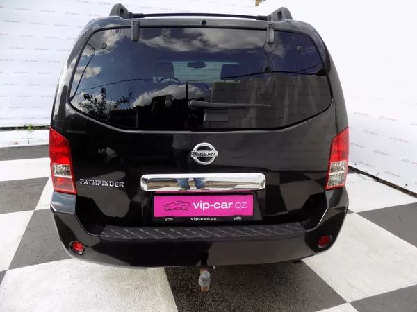Nissan Pathfinder 2.5DCi/4x4/7.Míst/ - foto 7