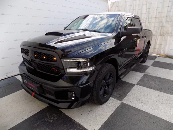 Dodge RAM 5.7 HEMI/CREW CAB/ČR/DPH/LED/