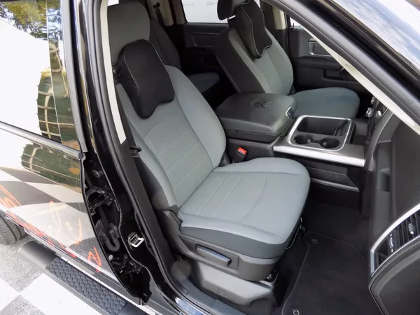 Dodge RAM 5.7 HEMI/CREW CAB/ČR/DPH/LED/ - foto 17