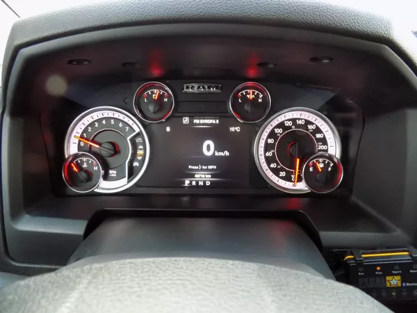 Dodge RAM 5.7 HEMI/CREW CAB/ČR/DPH/LED/ - foto 28