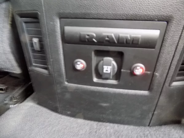 Dodge RAM 5.7 HEMI/CREW CAB/ČR/DPH/LED/ - foto 37