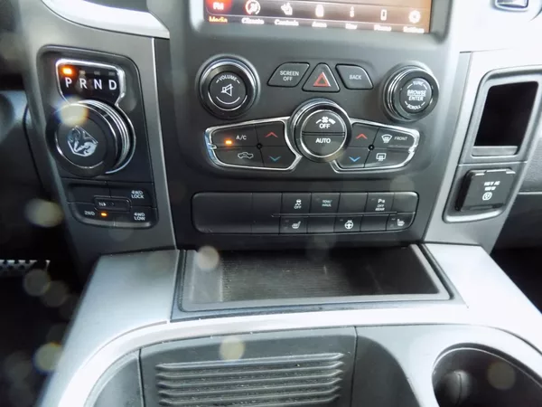 Dodge RAM 1500 5.7 HEMI/CREW CAB/ČR/DPH/LED/ - foto 30