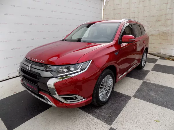 Mitsubishi Outlander 2.4 PHEV/4WD/1.Maj./LED/