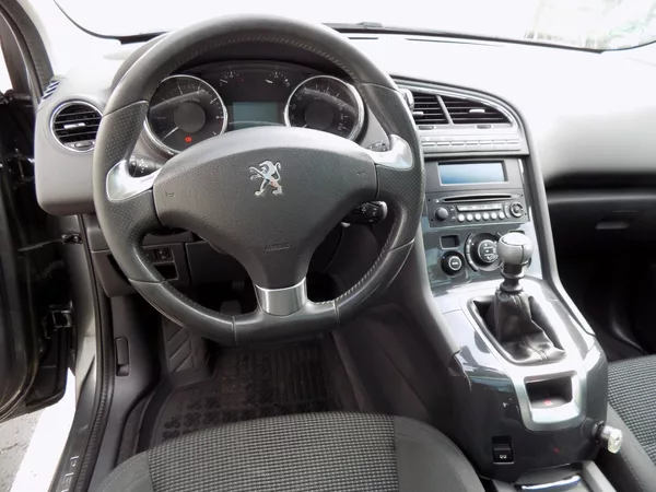 Peugeot 5008 1.6Ti/LED/PANO/Head-up/Klima/ - foto 25