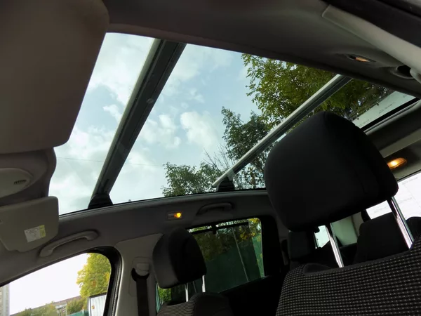 Peugeot 5008 1.6Ti/LED/PANO/Head-up/Klima/ - foto 33