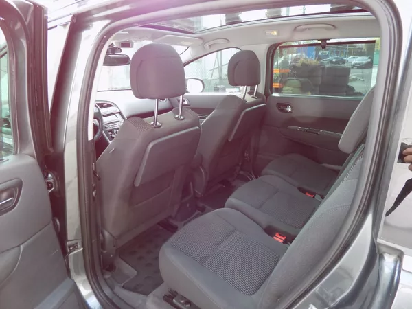 Peugeot 5008 1.6Ti/LED/PANO/Head-up/Klima/ - foto 10