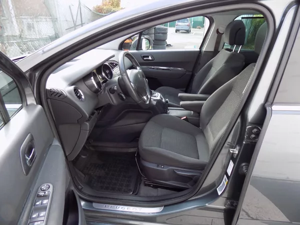 Peugeot 5008 1.6Ti/LED/PANO/Head-up/Klima/ - foto 11