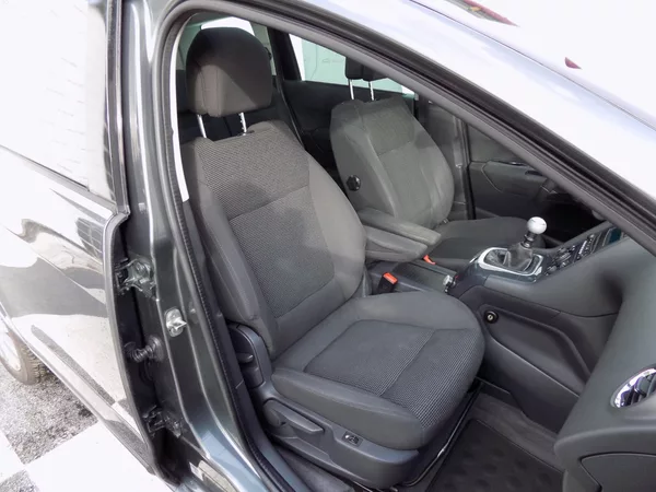 Peugeot 5008 1.6Ti/LED/PANO/Head-up/Klima/ - foto 16