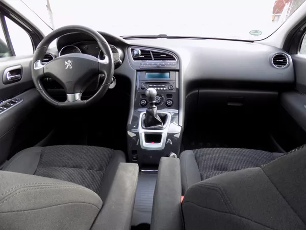 Peugeot 5008 1.6Ti/LED/PANO/Head-up/Klima/ - foto 19