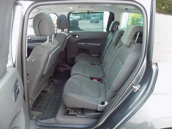 Peugeot 5008 1.6Ti/LED/PANO/Head-up/Klima/ - foto 9