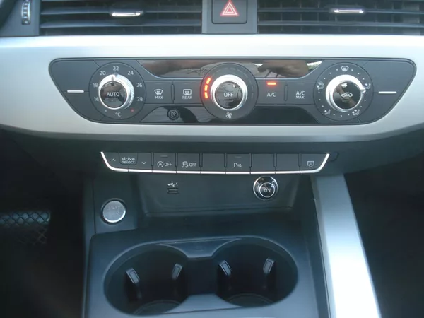 Audi A4 35 TDi NAVI S-TRONIC FACELIFT - foto 17
