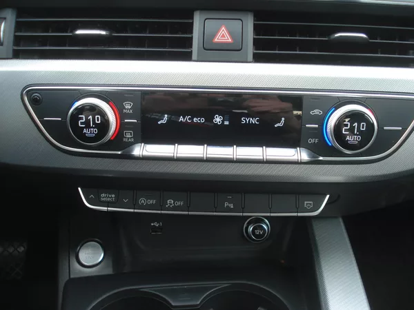 Audi A4 2.0 TDI PANOR. 130 KW S-TRON. - foto 17