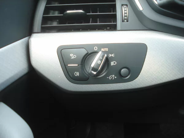 Audi A4 2.0 TDI PANOR. 130 KW S-TRON. - foto 23
