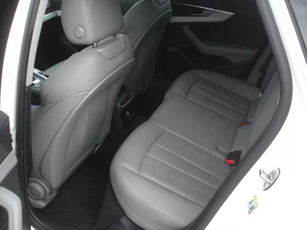 Audi A4 2.0 TDI PANOR. 130 KW S-TRON. - foto 6