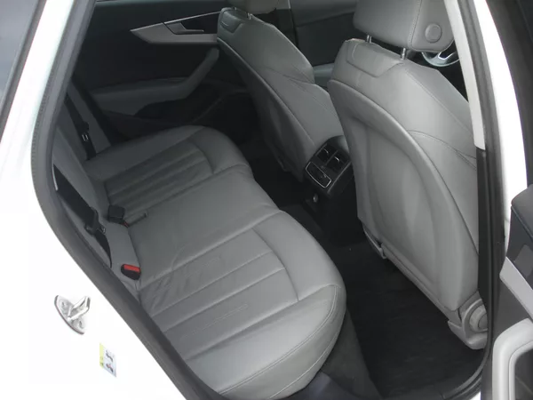 Audi A4 2.0 TDI PANOR. 130 KW S-TRON. - foto 8