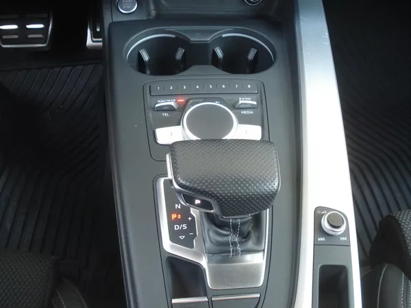 Audi A4 2.0 TFSi QUATTRO S-LINE - foto 12