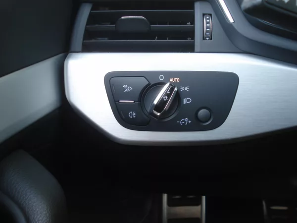 Audi A4 2.0 TFSi QUATTRO S-LINE - foto 17